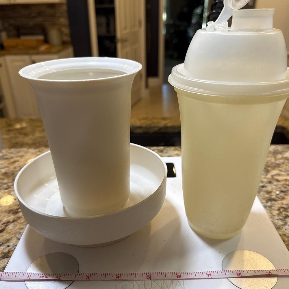 Tuppercraft 1 Piece flower vase & Tupperware Shaker‎